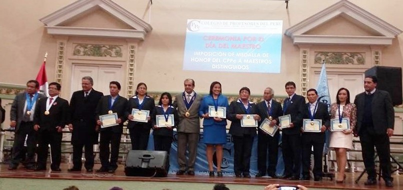 EDUCADORES PROFESIONALES CALIFICADOS PARA OTORGAR LA MEDALLA DE HONOR DEL CPPe.